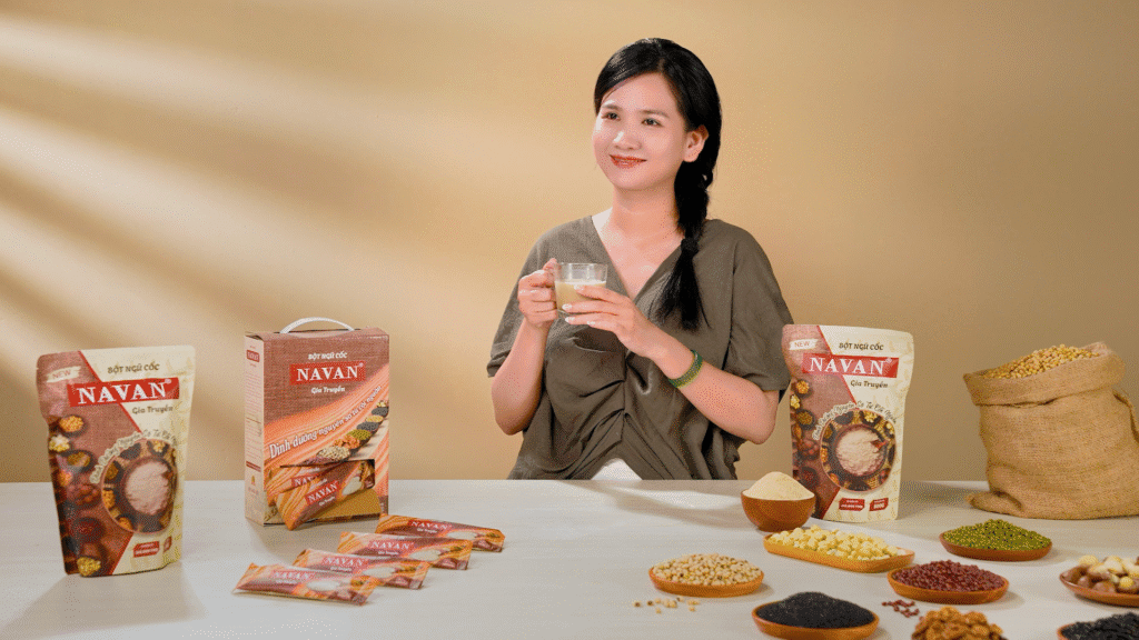 TVC Ngũ Cốc NAVAN Gia Truyền chiếu trên màn hình lớn tại sự kiện The Best of Vietnam 2025 Nhà hát Quân đội